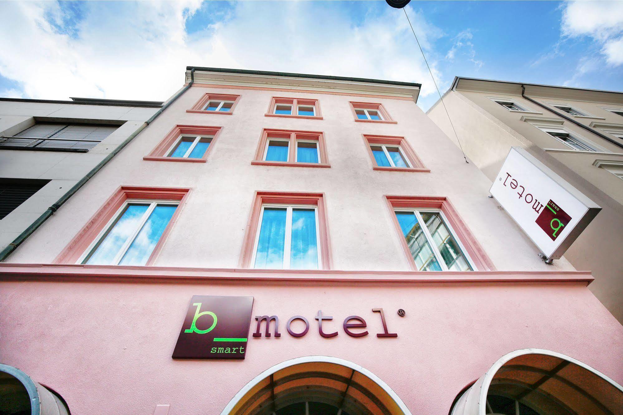 b_smart motel Basel Eksteriør bilde