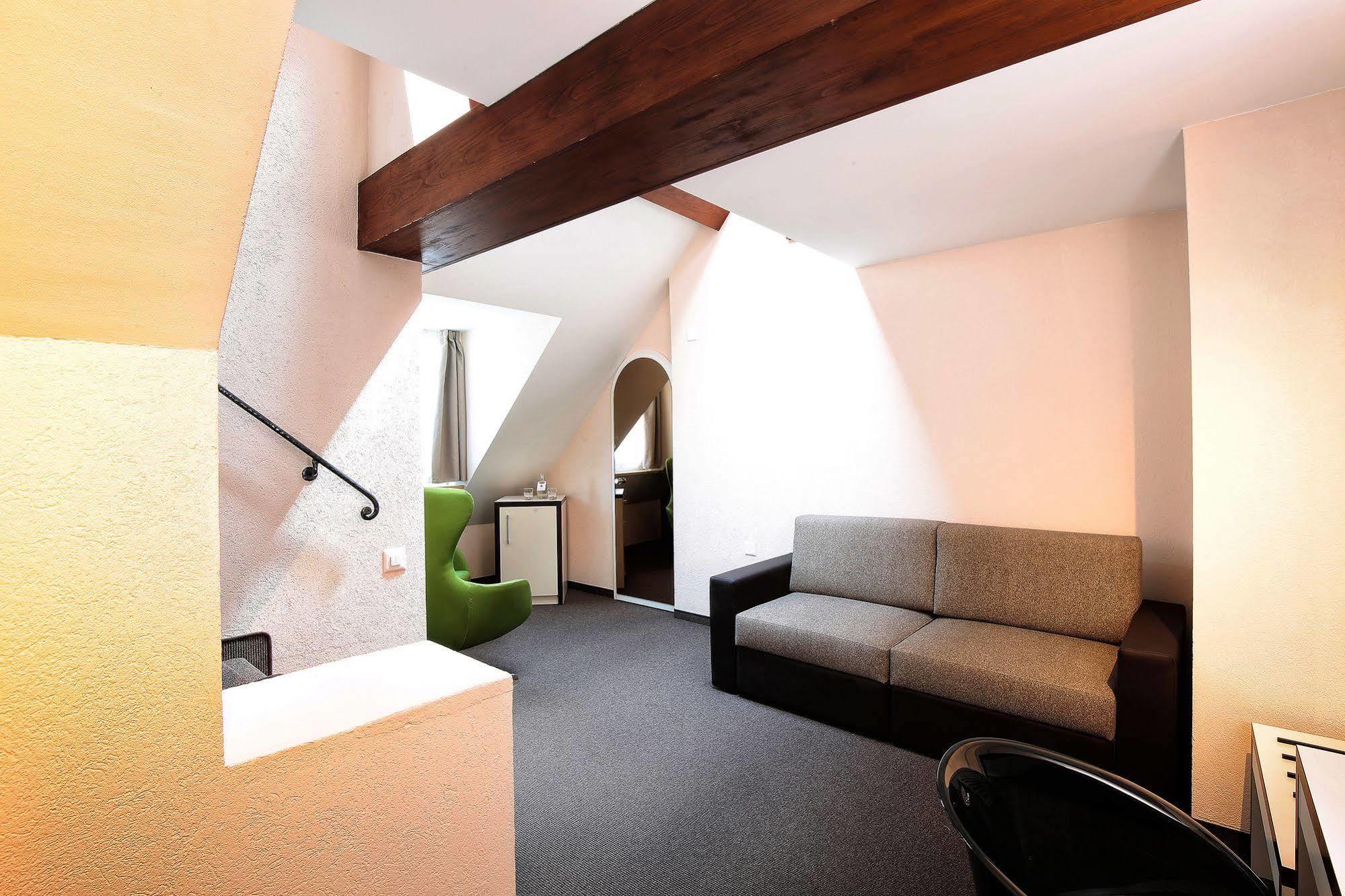 b_smart motel Basel Eksteriør bilde